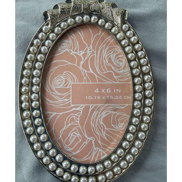 Silver Metal Picture Frames with Pearls and Rhinestones - Picture 3 of 4
